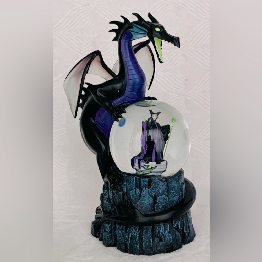 Disney Store Disney Villains Maleficent Dragon Musical Snow Globe